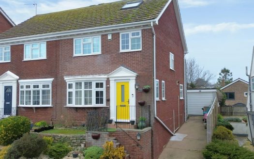 4 bedroom semi-detached house for sale