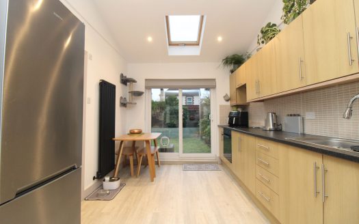 2 bedroom flat for sale