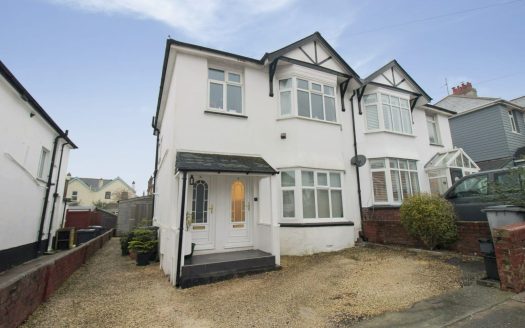 2 bedroom flat for sale